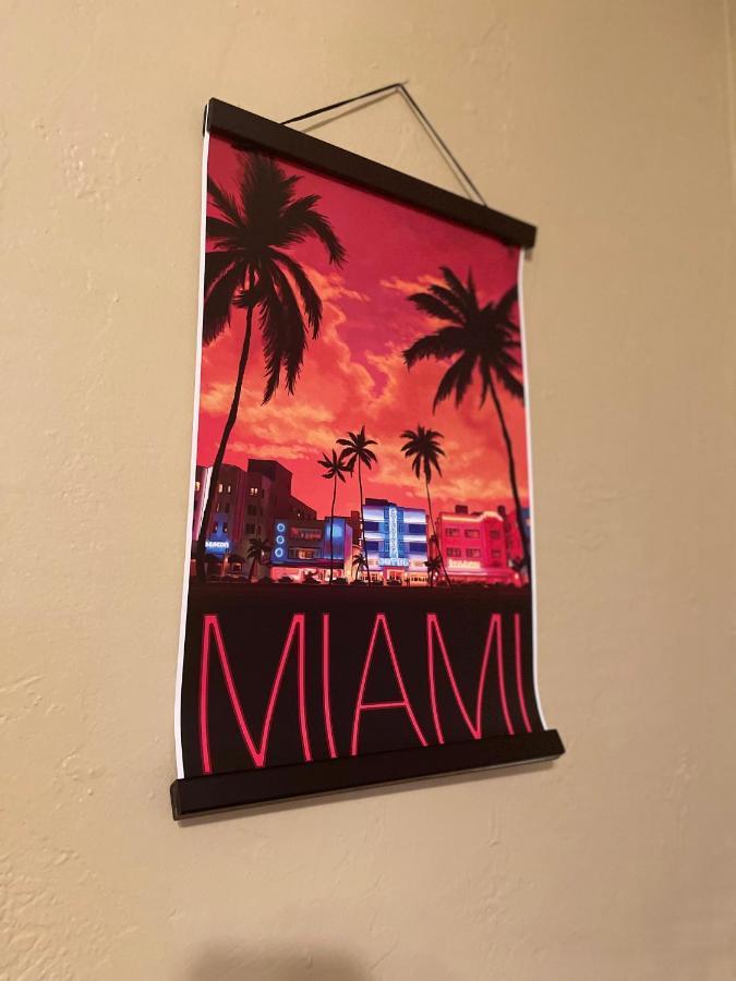 Miami Vibes "Hostel-Like" Shared Room North Miami Ngoại thất bức ảnh