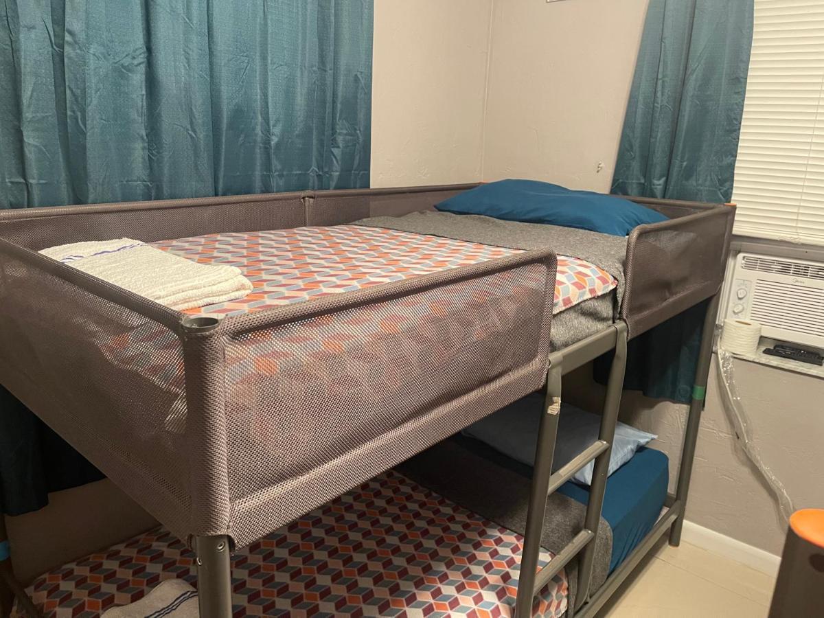 Miami Vibes "Hostel-Like" Shared Room North Miami Ngoại thất bức ảnh