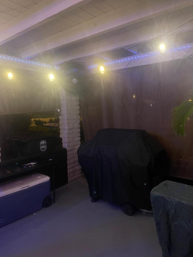 Miami Vibes "Hostel-Like" Shared Room North Miami Ngoại thất bức ảnh