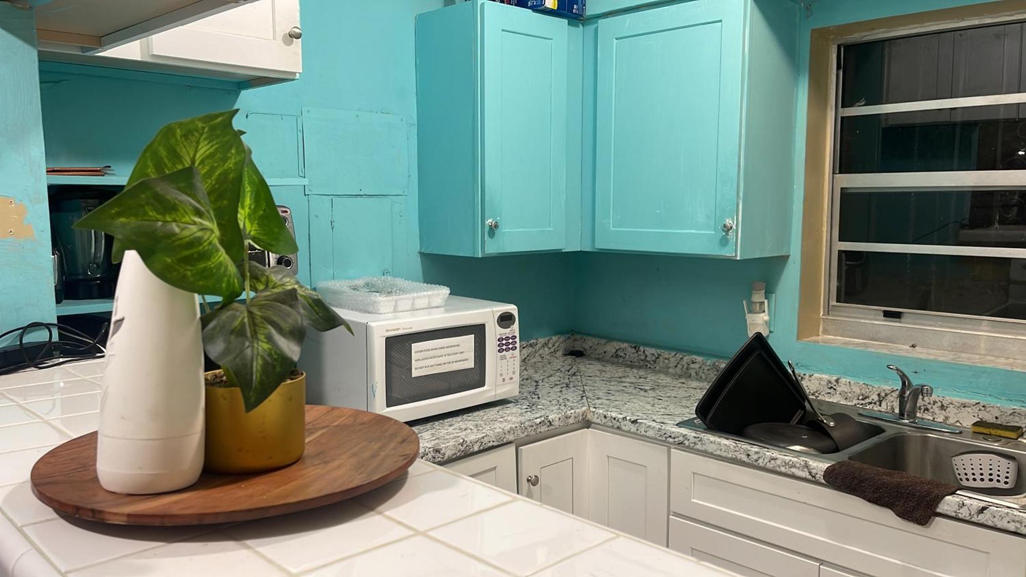 Miami Vibes "Hostel-Like" Shared Room North Miami Ngoại thất bức ảnh