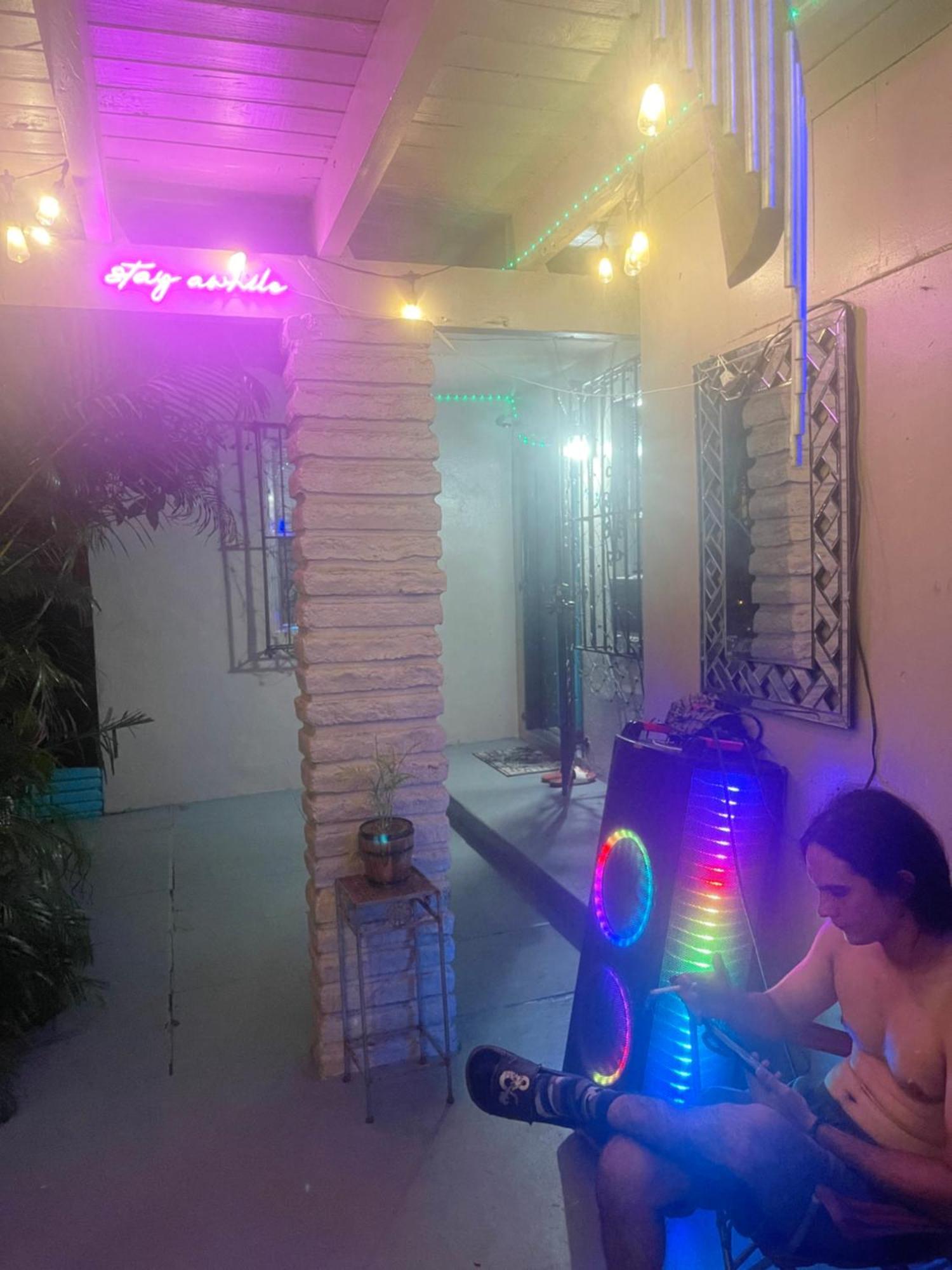 Miami Vibes "Hostel-Like" Shared Room North Miami Ngoại thất bức ảnh